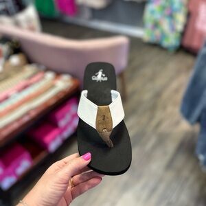 Corkys Summer Break White